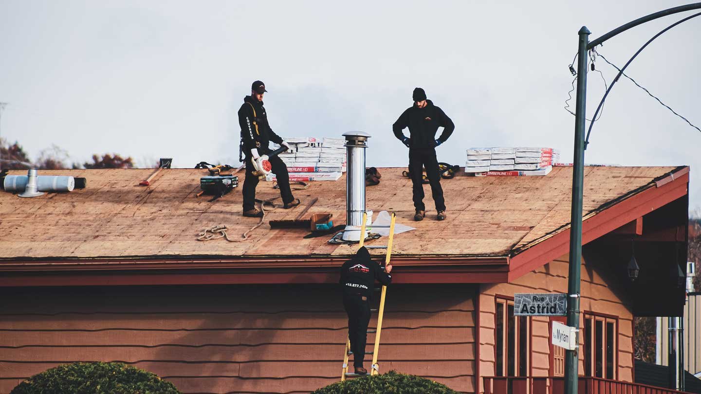 The Benefits of Working with a Professional Roofing Contractor